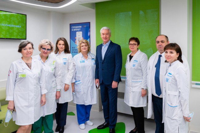 департамент здравоохранк. дзм москвы. дзм москвы. департамент здравоохранения москвы руководство. фото врачей за работой.