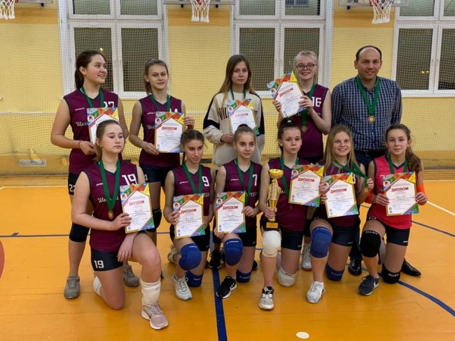 Волейбольная команда школы №1542 завоевала бронзу на городских соревнованиях